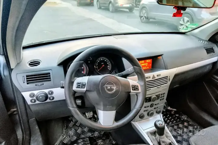 Opel Astra 2025 photo 2