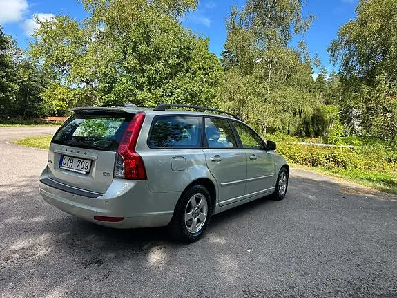 Volvo V50 2011 photo 4