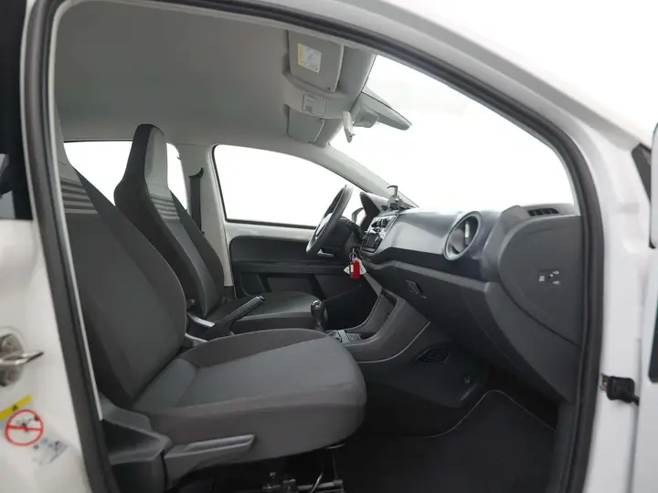 Volkswagen Up 2018 photo 3