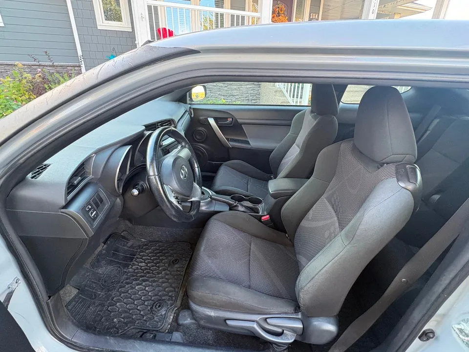 Toyota Scion Tc 2012 photo 5