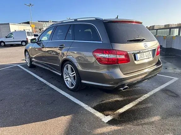 Mercedes-Benz E 200 D 2010 photo 4