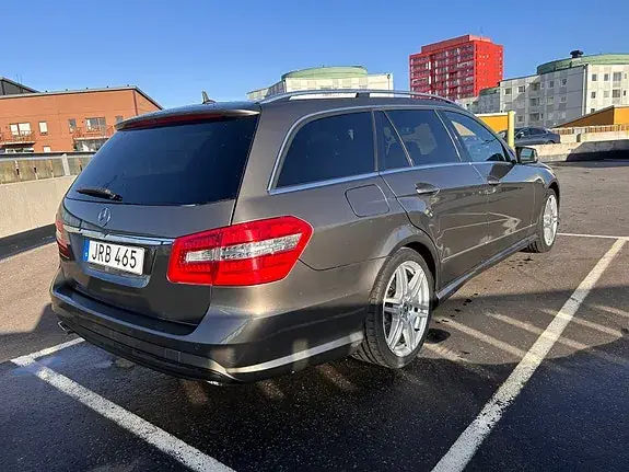 Mercedes-Benz E 200 D 2010 photo 5