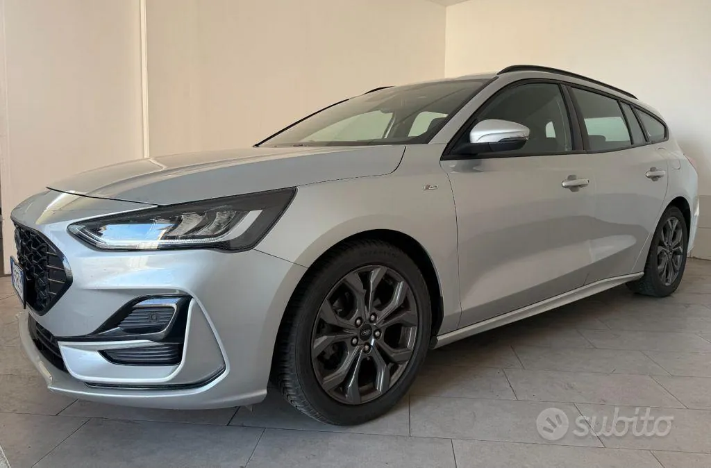 Ford Focus 2023 photo 3