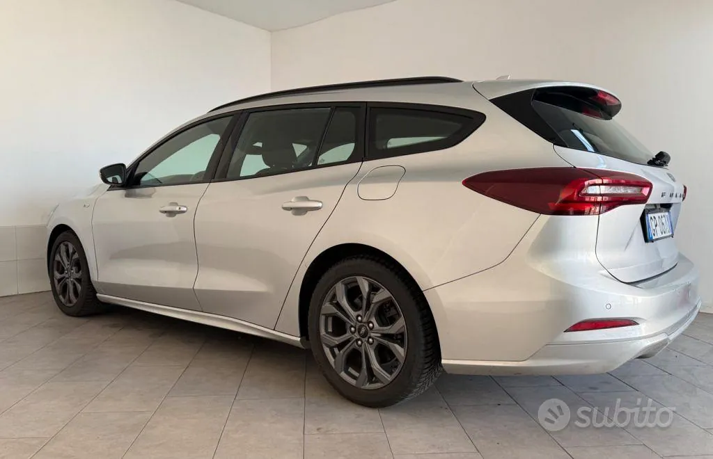 Ford Focus 2023 photo 4