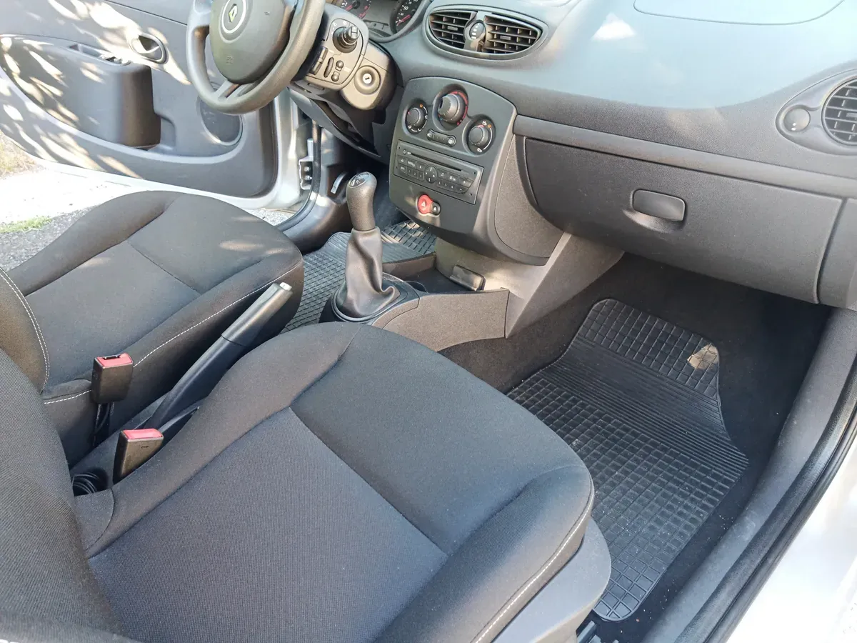 Renault Clio 2013 photo 3