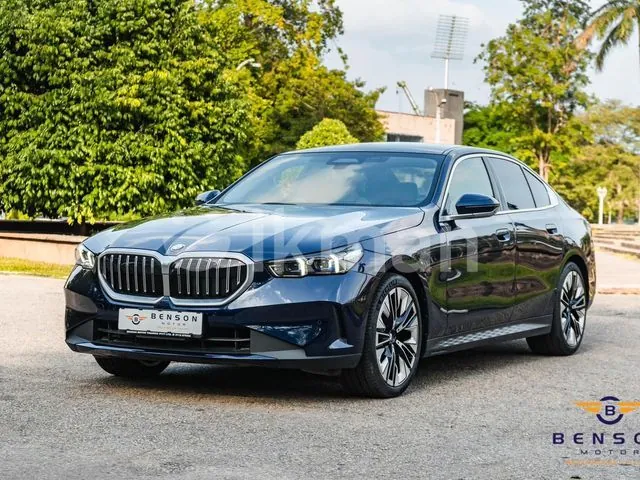 BMW 523I