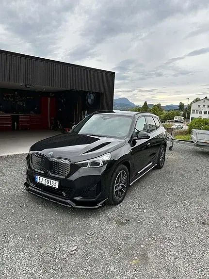 BMW Ix1