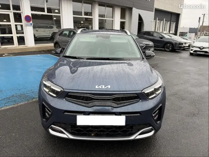 Kia Stonic 2024 photo 2