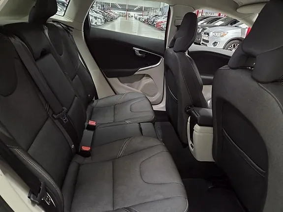 Volvo V40 Cross Country 2016 photo 5