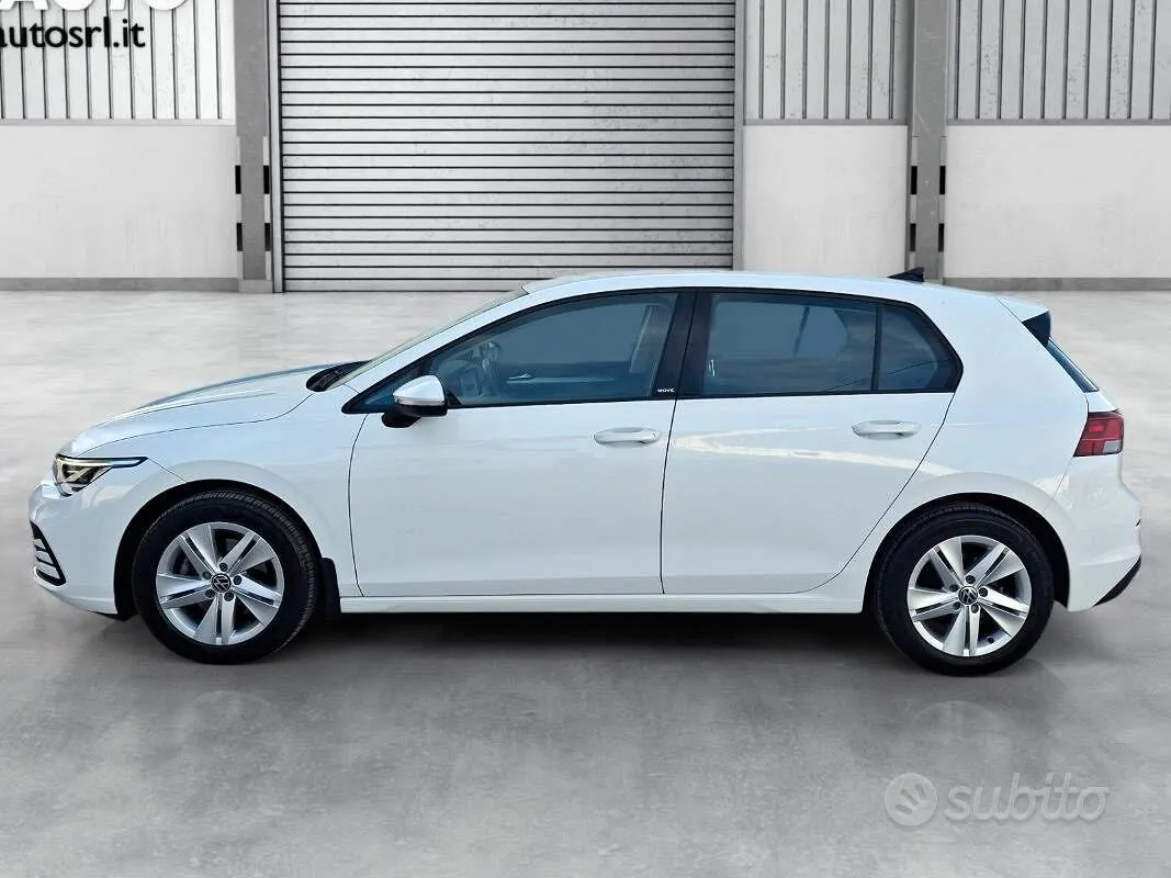 Volkswagen Golf 2023 photo 2
