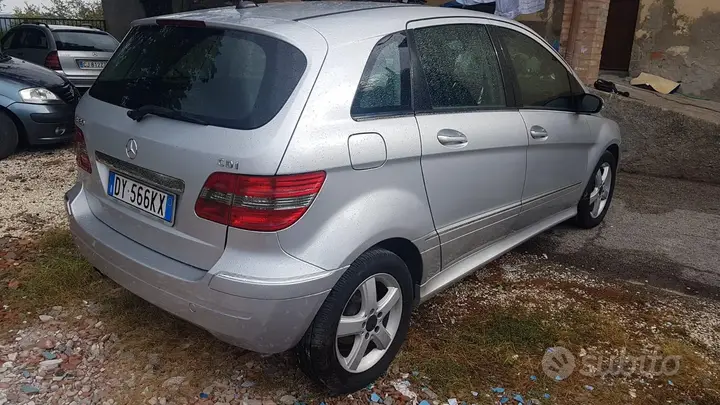 Mercedes-Benz B