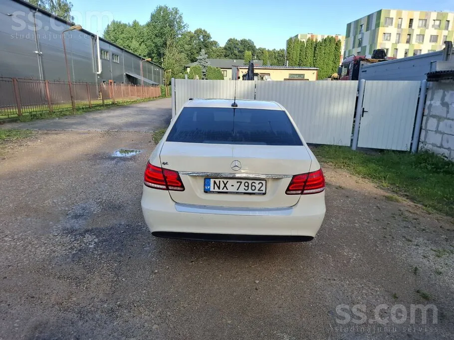 Mercedes-Benz E200 2013 photo 2