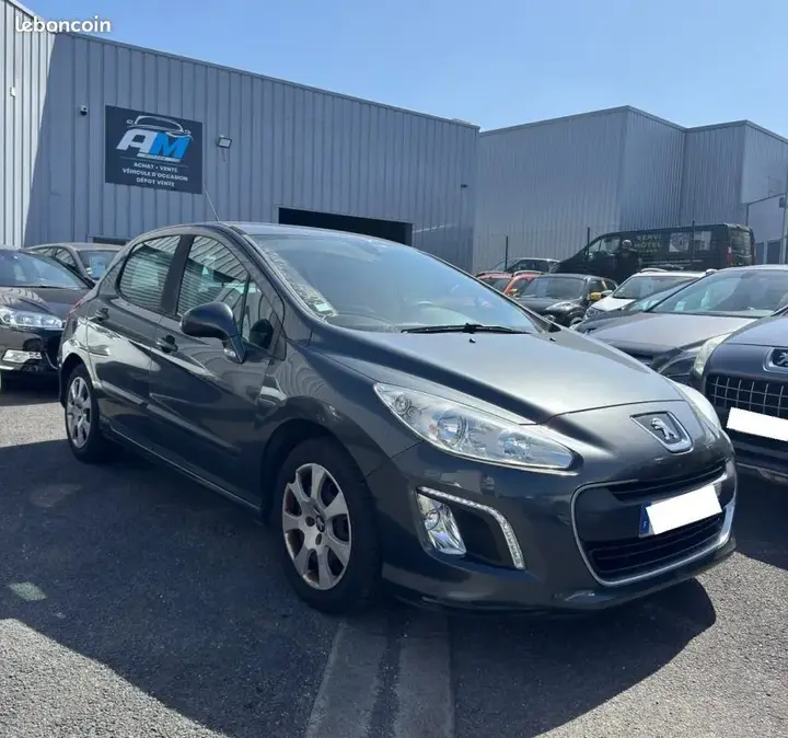 Peugeot 308 2013 photo 2