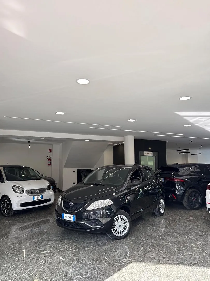 Lancia Ypsilon