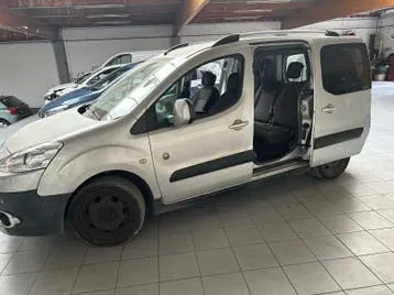 Peugeot Partner 2010 photo 2