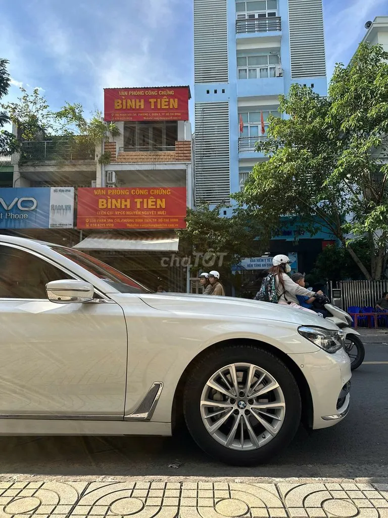 BMW 7 Series 2018 photo 5