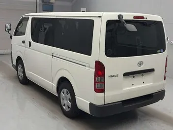 Toyota Hiace 2019 photo 3