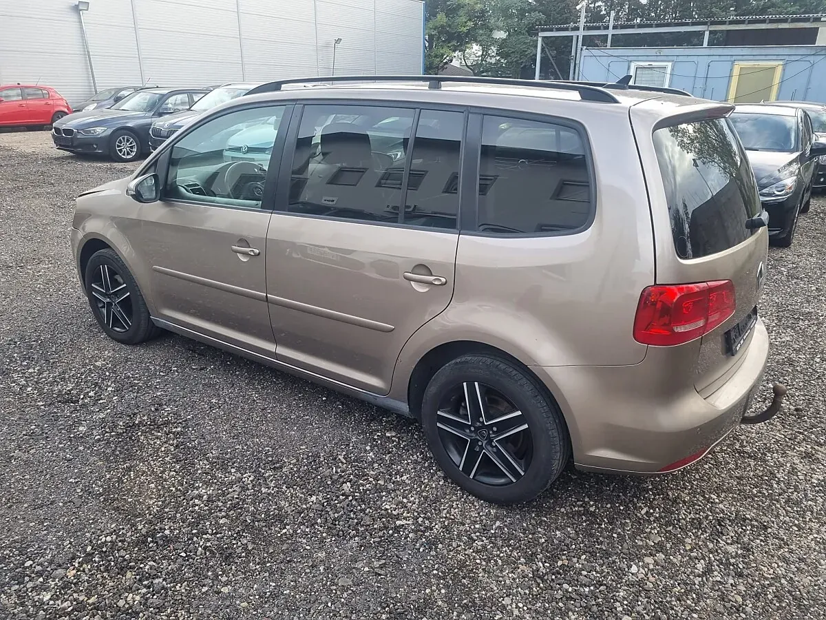 Volkswagen Touran 2015 photo 3