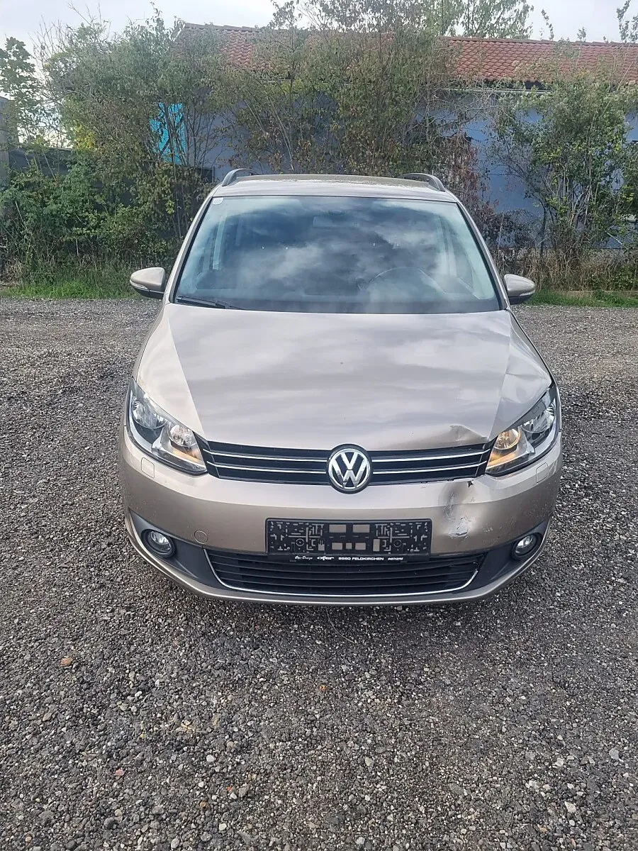 Volkswagen Touran 2015 photo 2