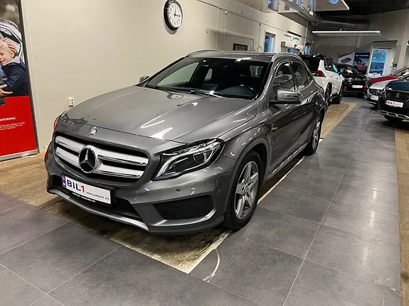 Mercedes-Benz Gla180 2016 photo 2