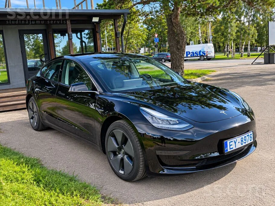Tesla Model 3 2023 photo 4