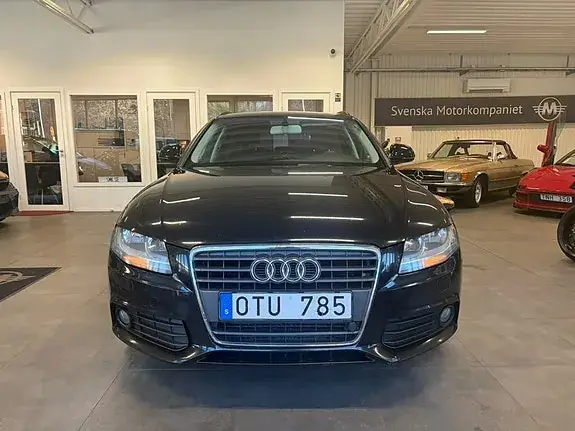 Audi A4 2009 photo 2