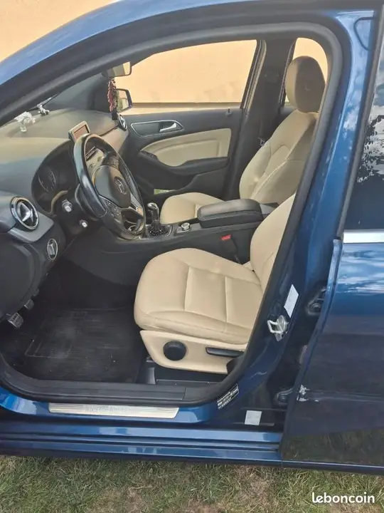 Mercedes-Benz B-Class 2012 photo 3