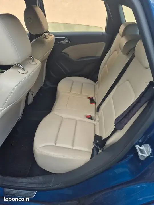Mercedes-Benz B-Class 2012 photo 2