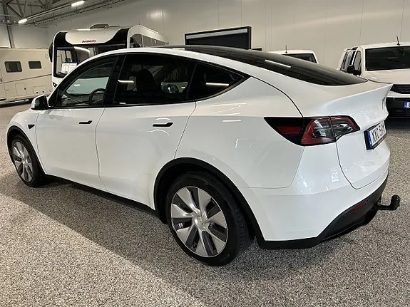 Tesla Model Y 2024 photo 2