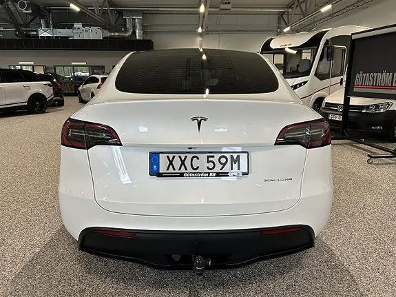 Tesla Model Y 2024 photo 3