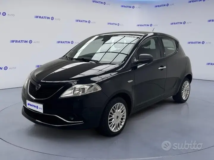 Lancia Ypsilon