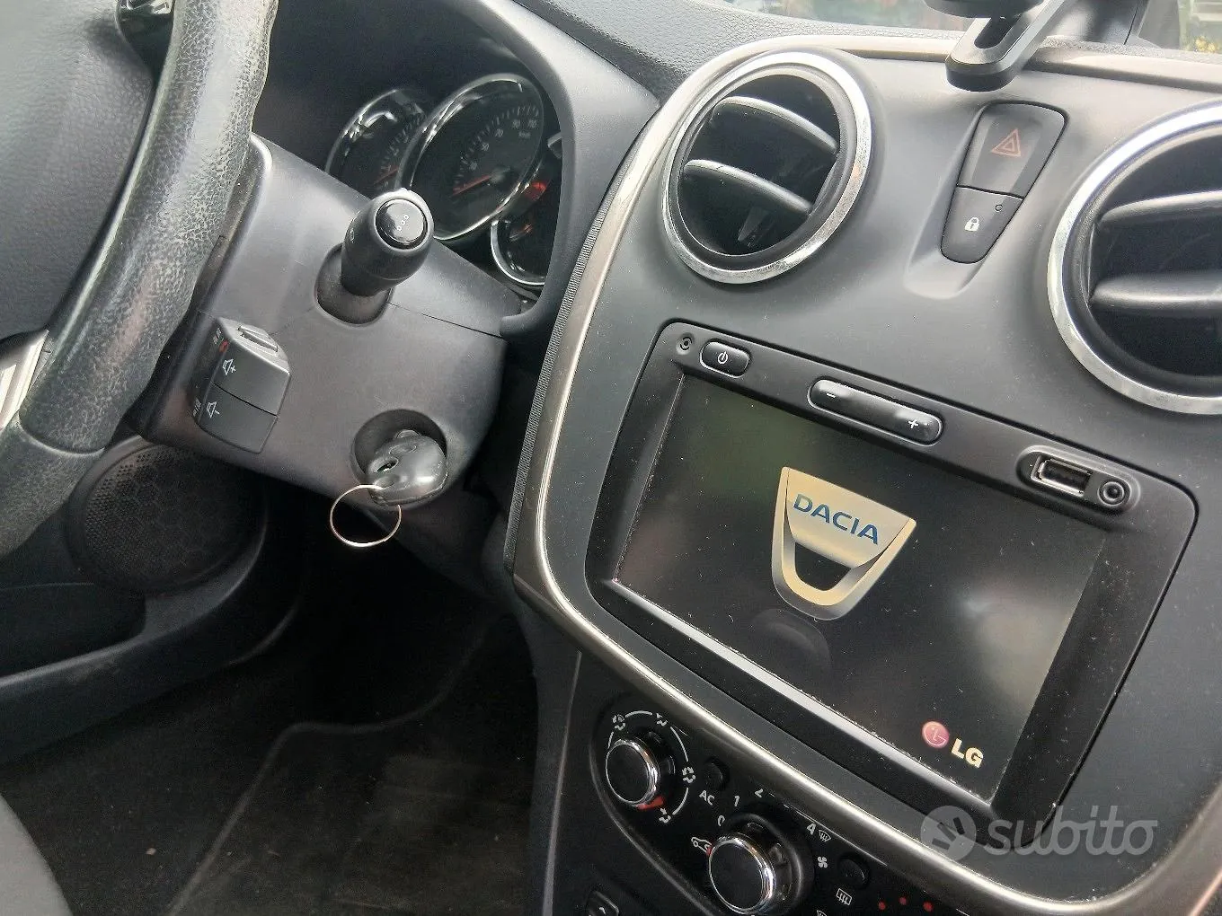 Dacia Sandero Stepway 2014 photo 2