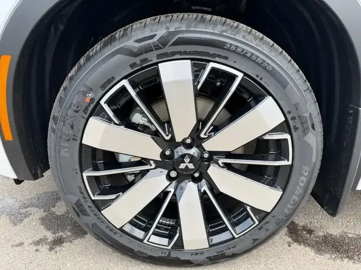 Mitsubishi Outlander 2026 photo 4
