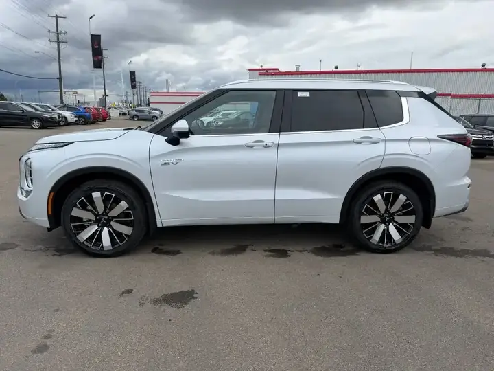 Mitsubishi Outlander 2026 photo 5
