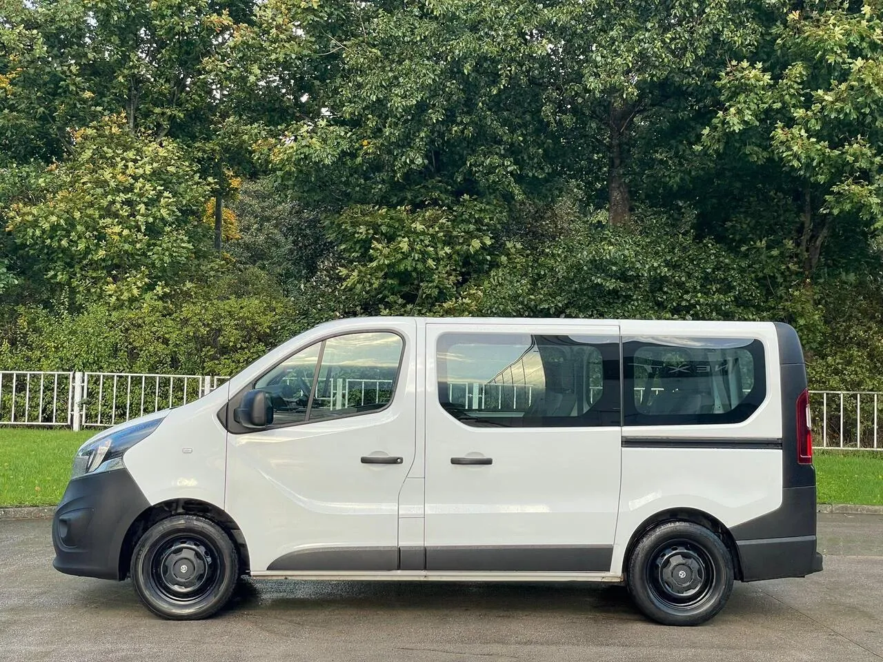 Vauxhall Vivaro 2016 photo 3