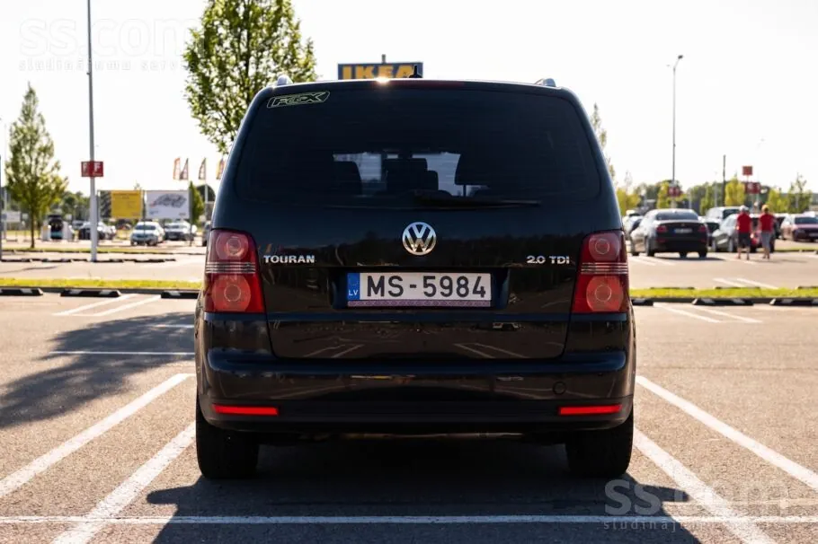 Volkswagen Touran 2008 photo 4