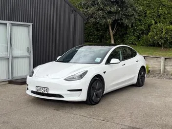 Tesla Model 3 2023 photo 2