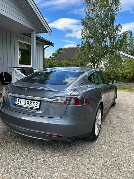Tesla Model S 2014 photo 4