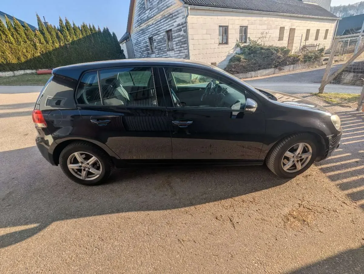Volkswagen Golf 2012 photo 2