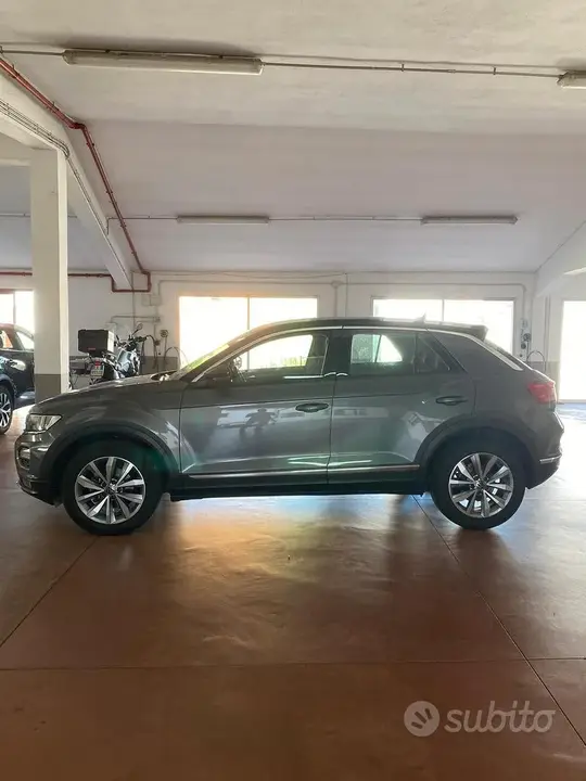 Volkswagen T-Roc 2021 photo 2