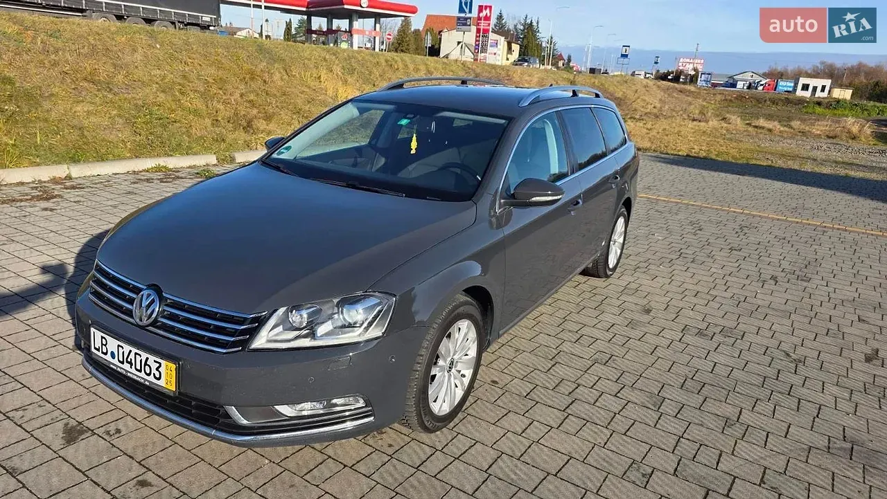 Volkswagen Passat 2011 photo 2