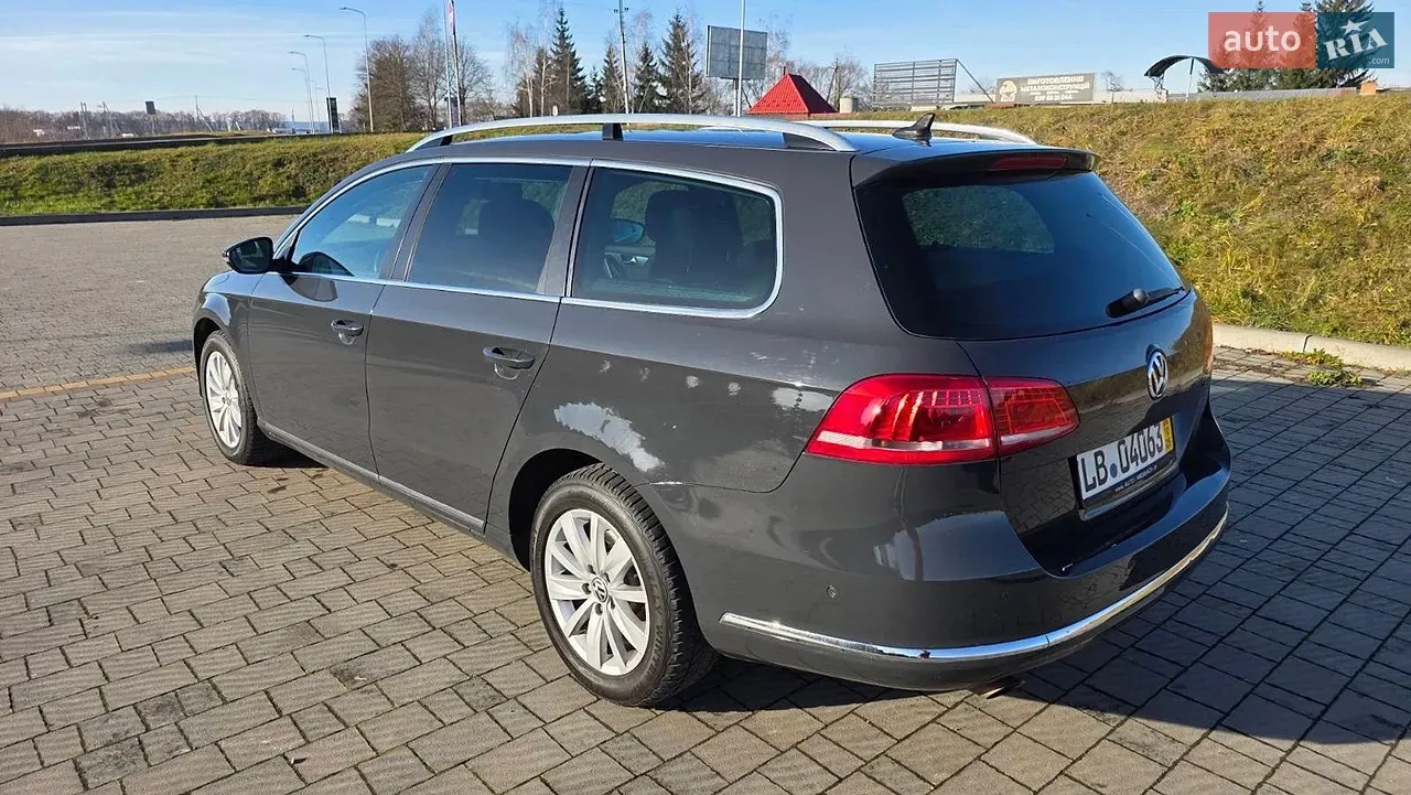 Volkswagen Passat 2011 photo 3
