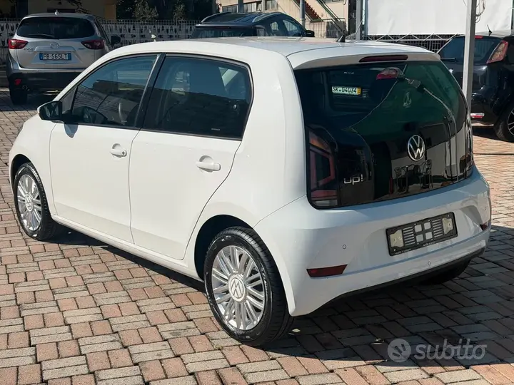 Volkswagen Up 2023 photo 2