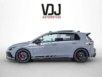 Volkswagen Golf 2025 photo 2