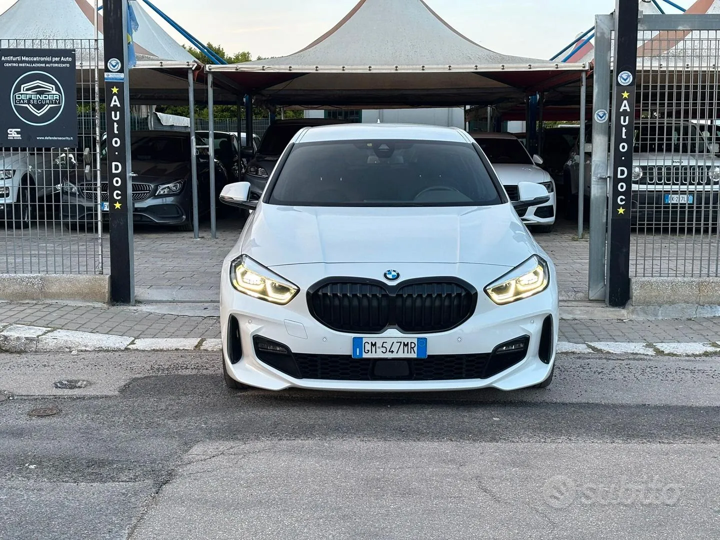 BMW 118D 2023 photo 2