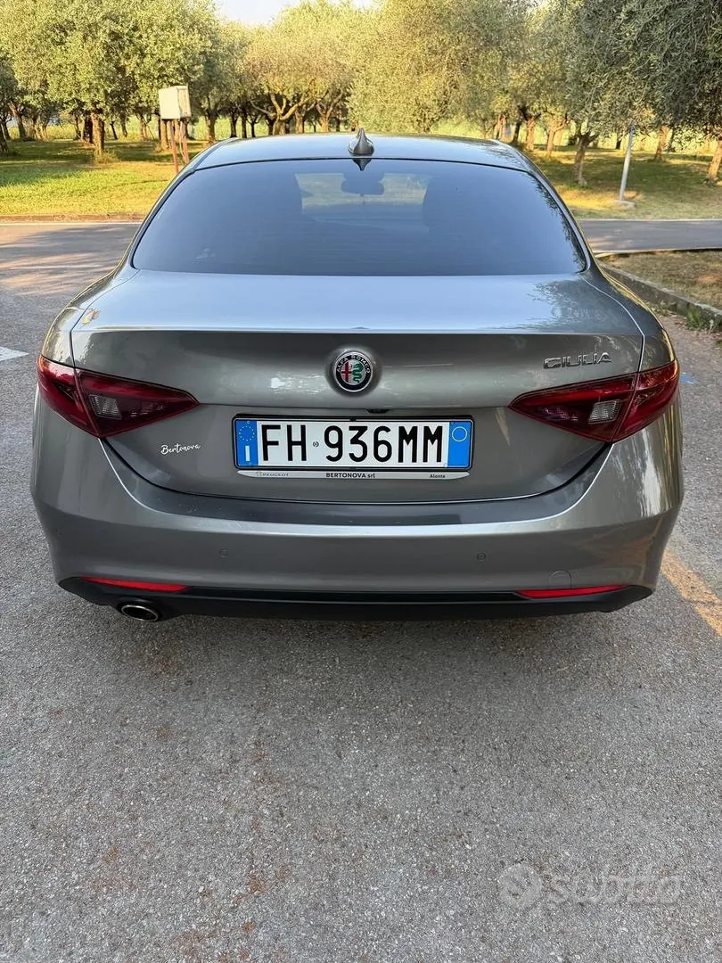 Alfa Romeo Giulia 2017 photo 3