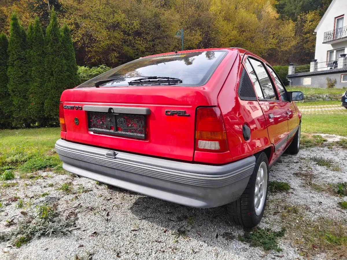 Opel Kadett 1990 photo 3