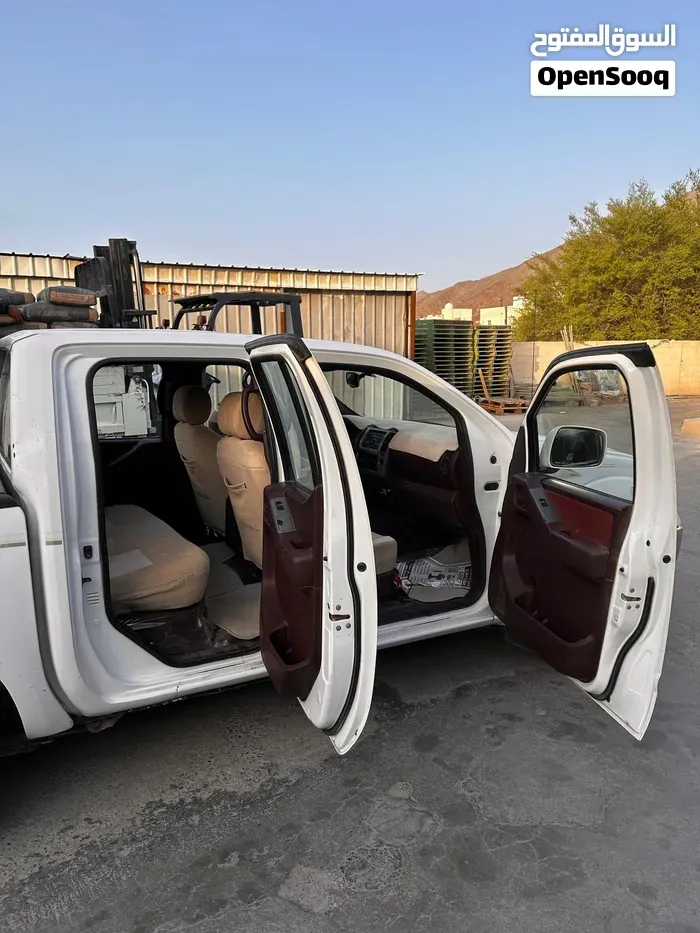 Nissan Navara 2009 photo 3