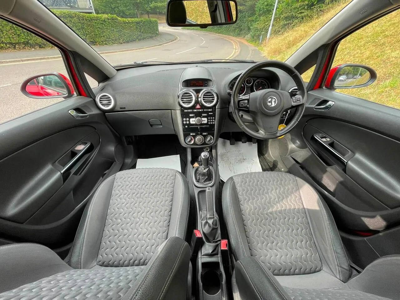 Vauxhall Corsa 2013 photo 2
