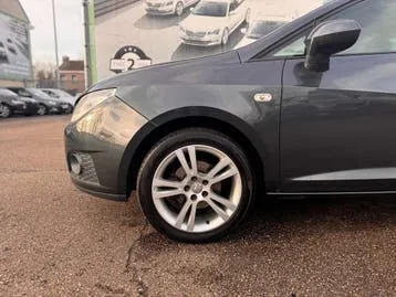 Seat Ibiza 2011 photo 3